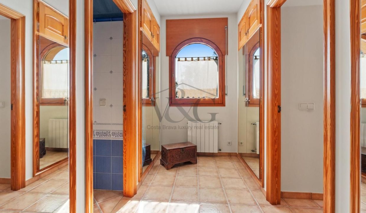3d38d9f9-0004121846